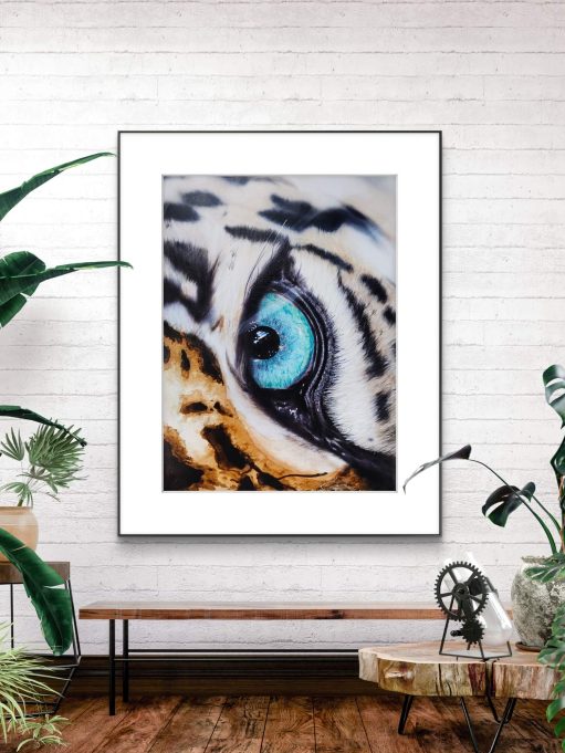 realistic painting of leopard's eye by artist Amber Bahm